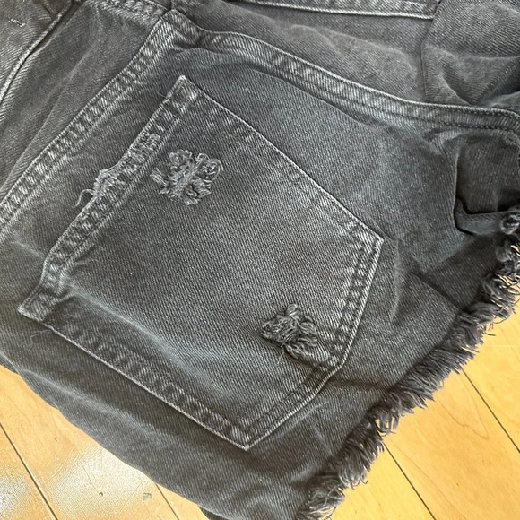 FREE PEOPLE WE THE FREE Distressed Cut Off Black Denim Jean Shorts - 27 - Picture 7 of 7